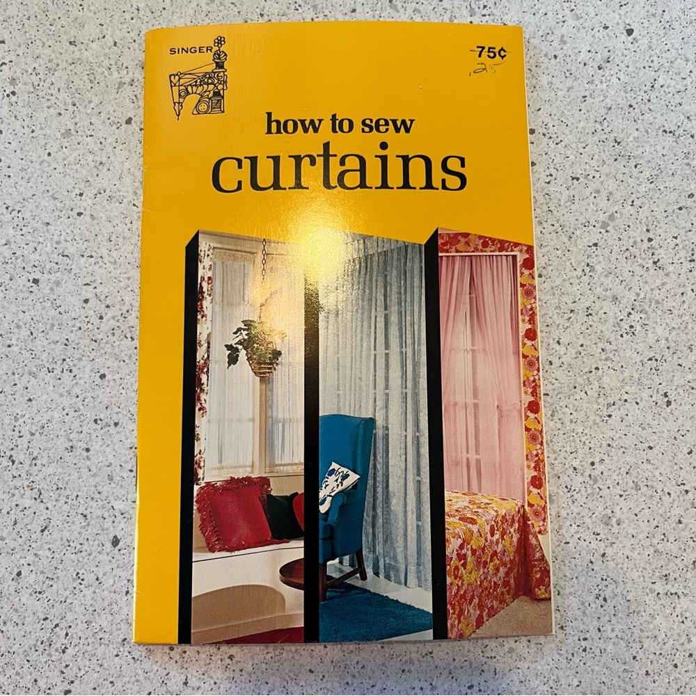 Vintage 1970s Singer How to Sew Curatins
